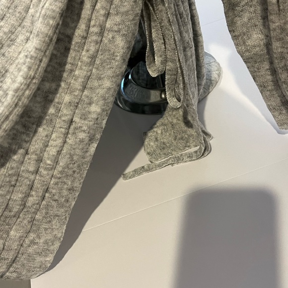 Muche Muchette Beautiful Women’s lightweight Spring/Summer Sweater - Picture 5 of 6